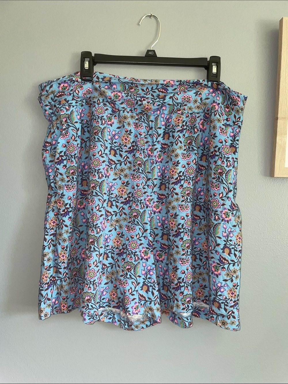Boxy floral print shorts